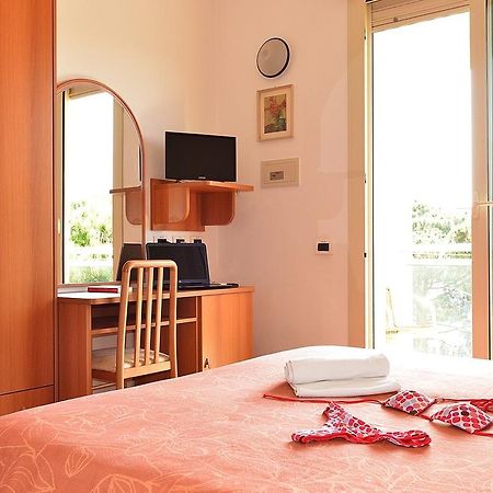 Hotel Bamar Pinarella Dış mekan fotoğraf