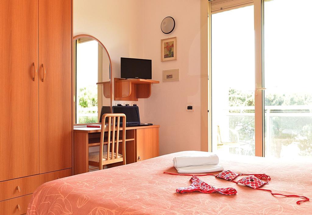 Hotel Bamar Pinarella Dış mekan fotoğraf