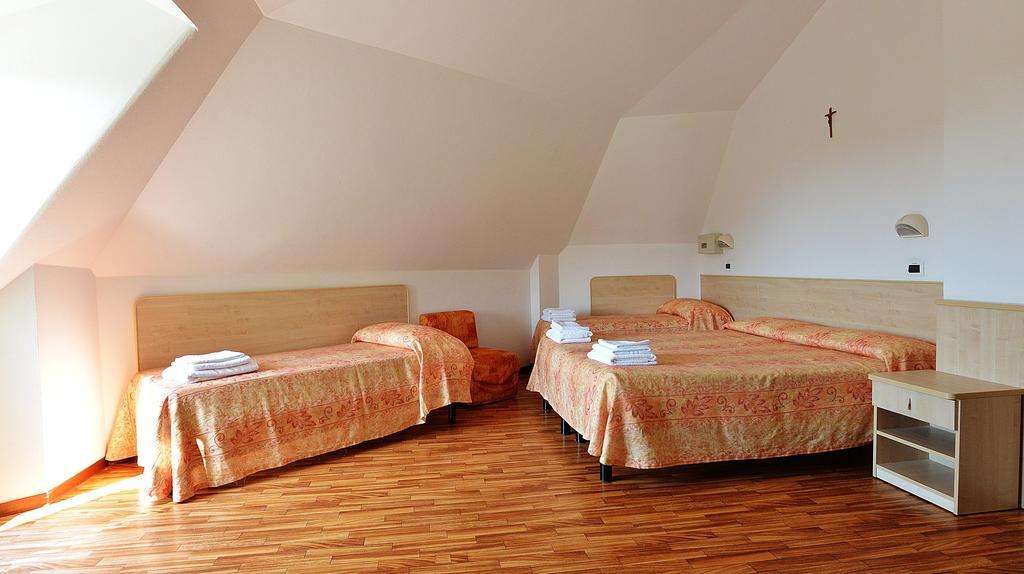 Hotel Bamar Pinarella Dış mekan fotoğraf
