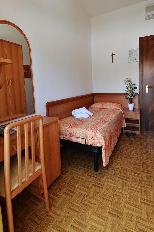 Hotel Bamar Pinarella Dış mekan fotoğraf