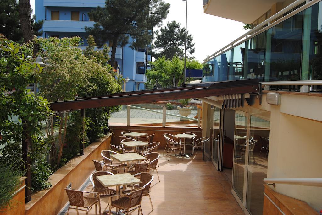 Hotel Bamar Pinarella Dış mekan fotoğraf