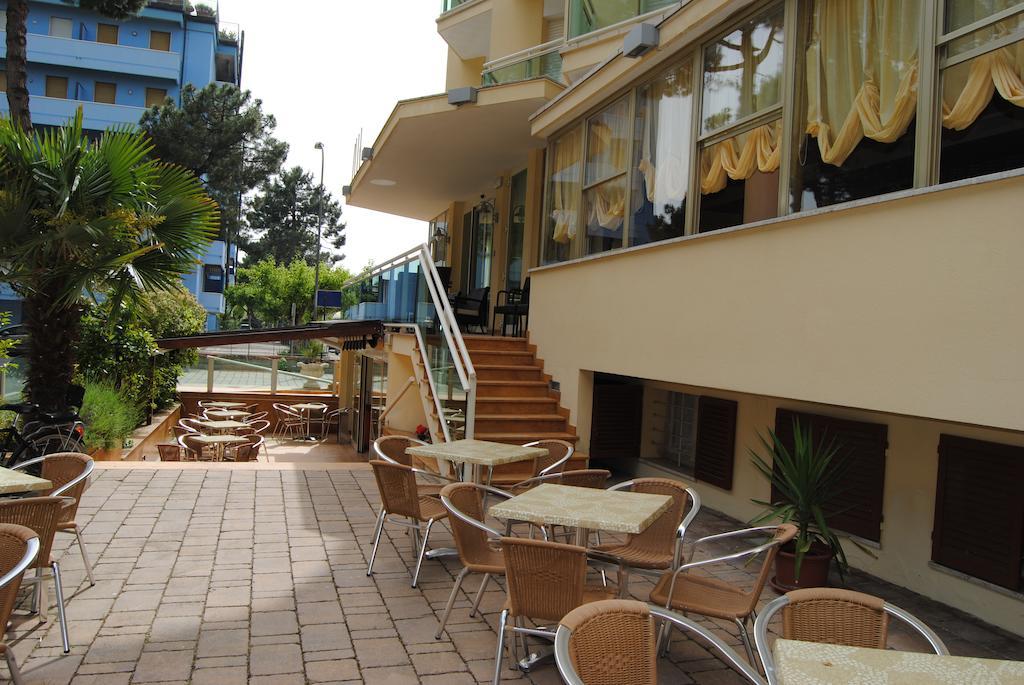 Hotel Bamar Pinarella Dış mekan fotoğraf