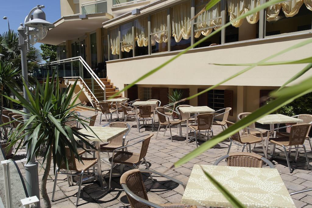 Hotel Bamar Pinarella Dış mekan fotoğraf