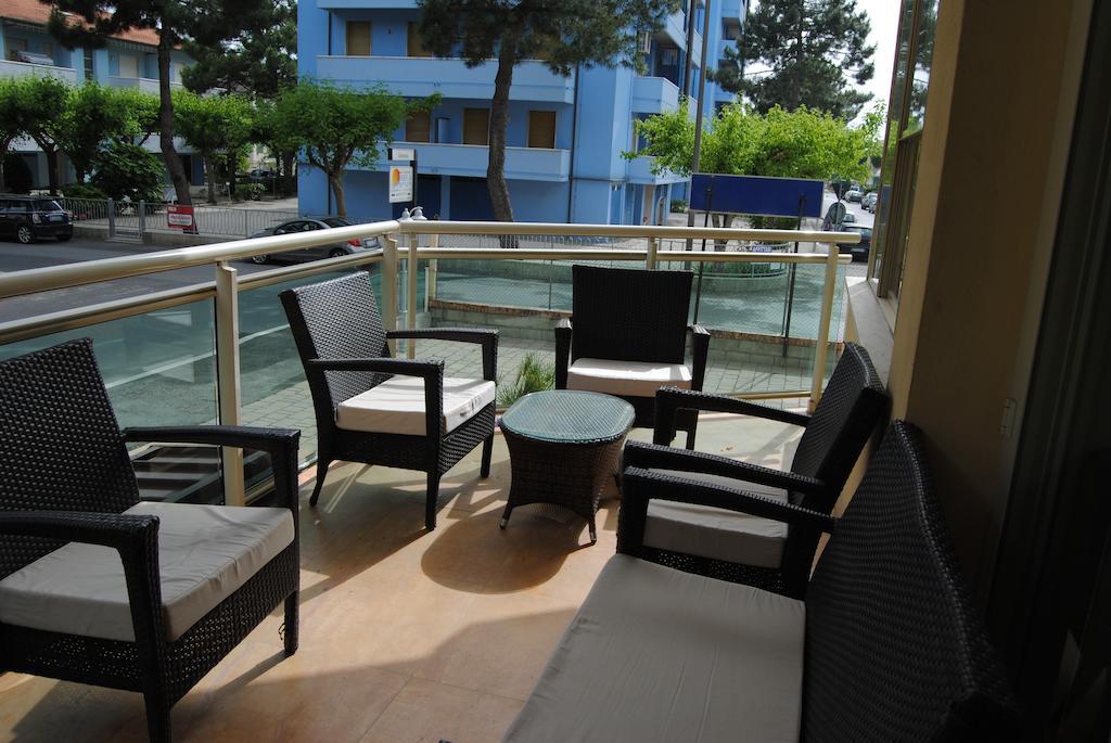 Hotel Bamar Pinarella Dış mekan fotoğraf